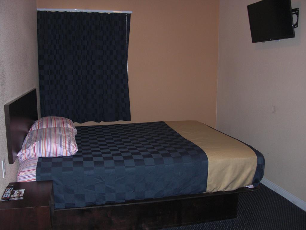 Tropicana Motel 康普顿 客房 照片
